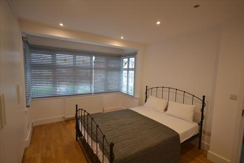 3 bedroom flat to rent, Queens Walk, Harrow , HA1