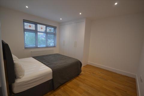 3 bedroom flat to rent, Queens Walk, Harrow , HA1