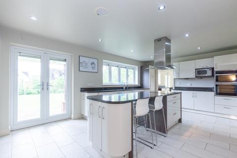 4 bedroom detached house for sale, Golders Close, Ickford, HP18