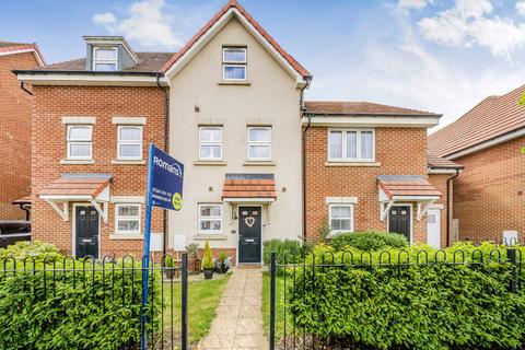 33 Chapman Drive, Binfield, Bracknell, RG42 4FT
