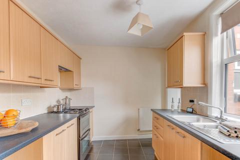16 Foregate Street, Astwood Bank, Redditch, B96 6BW