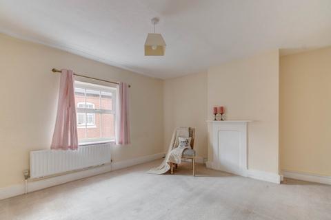 16 Foregate Street, Astwood Bank, Redditch, B96 6BW