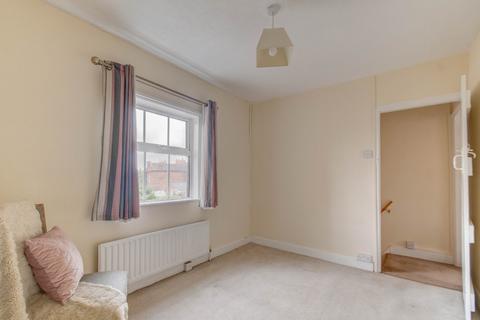 16 Foregate Street, Astwood Bank, Redditch, B96 6BW
