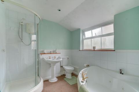 16 Foregate Street, Astwood Bank, Redditch, B96 6BW