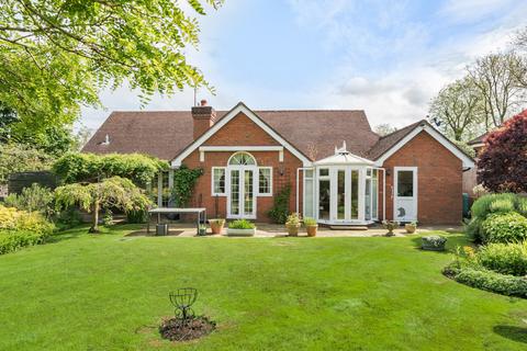 3 bedroom bungalow for sale, Appletree Close, Kennel Lane, Fetcham, KT22