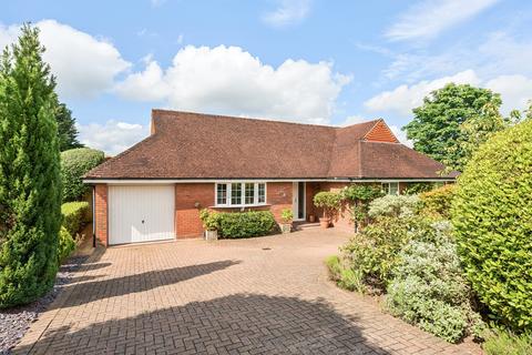 4 Appletree Close, Fetcham, Leatherhead, KT22 9PL