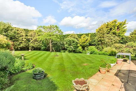 4 Appletree Close, Fetcham, Leatherhead, KT22 9PL