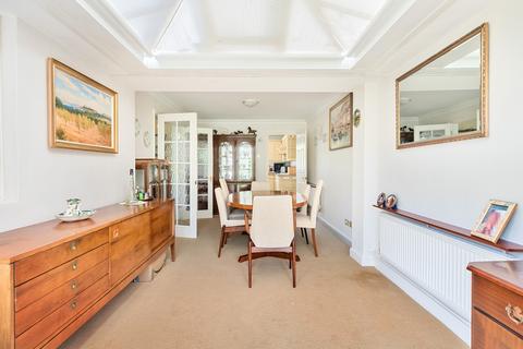 4 Appletree Close, Fetcham, Leatherhead, KT22 9PL