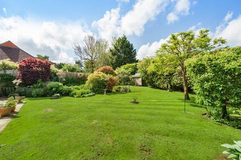 4 Appletree Close, Fetcham, Leatherhead, KT22 9PL