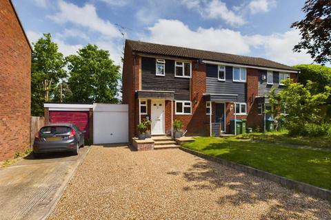 2 bedroom end of terrace house for sale, Thackeray End, Aylesbury HP19