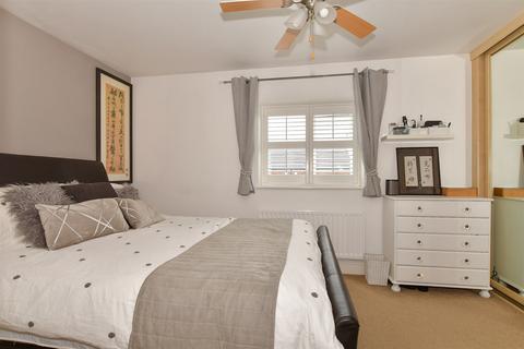 15 Capstan Mews, Northfleet, Gravesend, DA11 9ER