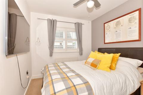 15 Capstan Mews, Northfleet, Gravesend, DA11 9ER