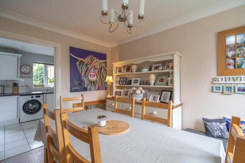 4 bedroom terraced house for sale, Sheldon Drive, Macclesfield, SK11 7GT