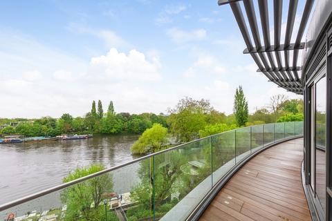 3 bedroom penthouse for sale, Brentford TW8