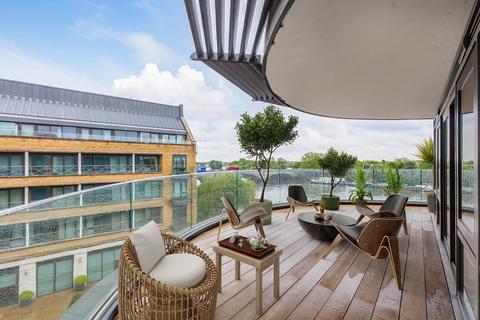 3 bedroom penthouse for sale, Brentford TW8