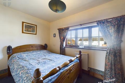 2 bedroom end of terrace house to rent, Mandeville Mews, Aylesbury