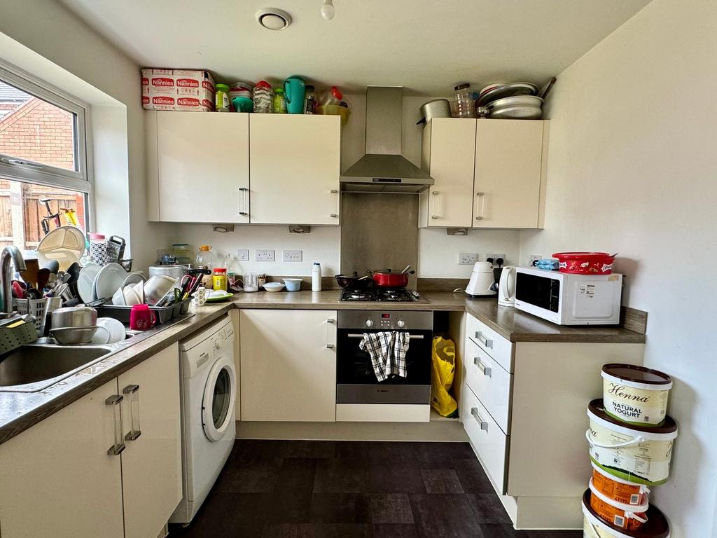 Red Norman Rise, Holmer, Hereford, HR1 3 bed semidetached house for