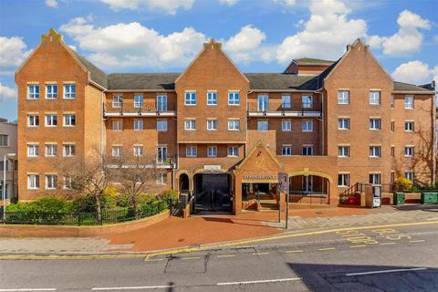 2 bedroom ground floor flat for sale, High Street, Chatham, Kent