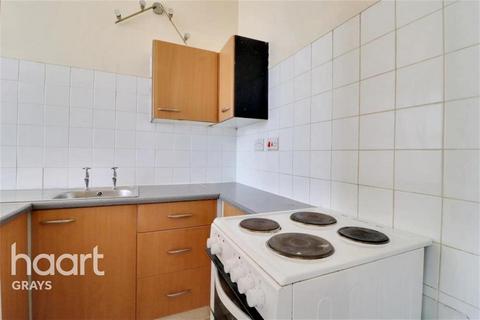 1 bedroom flat to rent, Stanford House, RM18