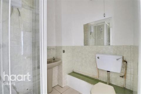 1 bedroom flat to rent, Stanford House, RM18