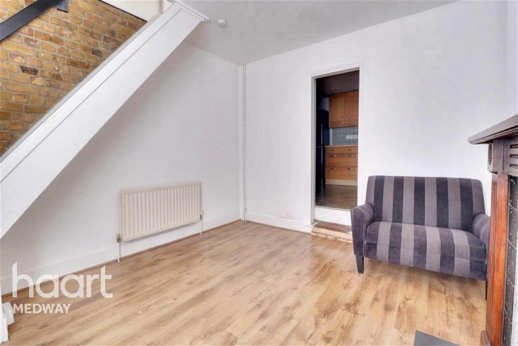 Cavendish Road, Rochester, ME1 4 bed terraced house to rent £1,350