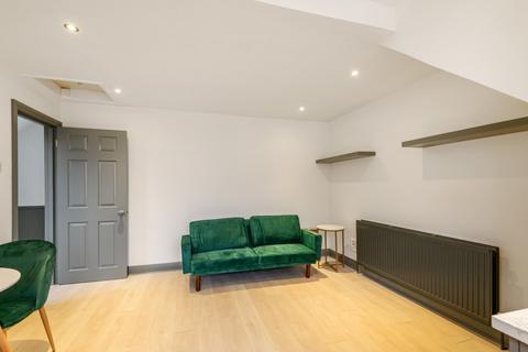 2 bedroom apartment to rent, Barrow Road Streatham SW16