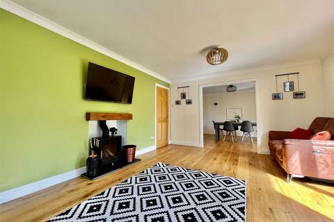 15 Beeches End, Boston Spa, Wetherby, LS23 6HL