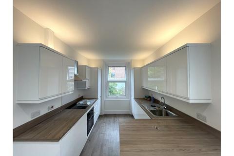3 bedroom flat to rent, Exeter Road, Kilburn NW2