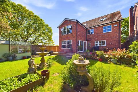6 bedroom detached house for sale, Oaktree Grove, North Lincolnshire DN39