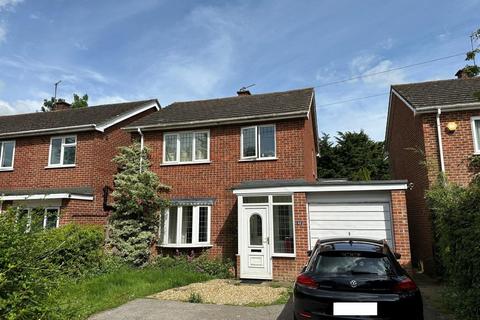 4 bedroom detached house to rent, Banbury Road,  Bicester,  OX26