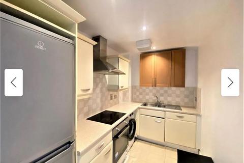 1 bedroom flat for sale, Constable Close, N11