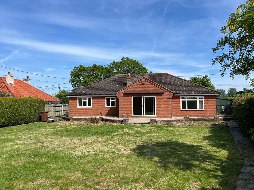 Weybread, Near Diss, Suffolk 4 bed detached bungalow for sale £450,000