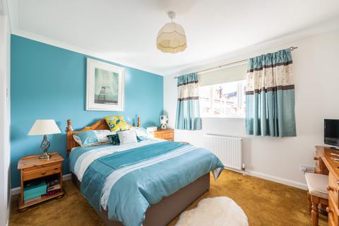 1 Brixwold Bank, Bonnyrigg, EH19 3FD