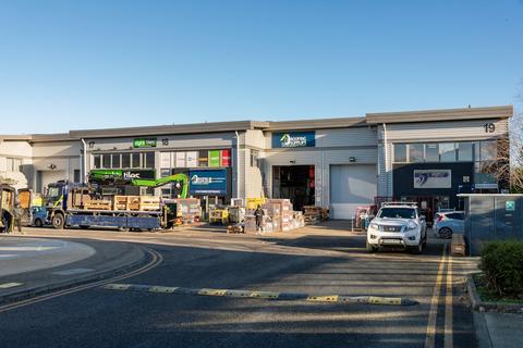 Industrial unit to rent, Unit 19, Clock Tower Industrial Estate, Clock Tower Road, Isleworth, TW7 6GF