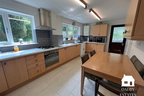 4 bedroom detached house for sale, Cottesmore Avenue, Oadby, LE2