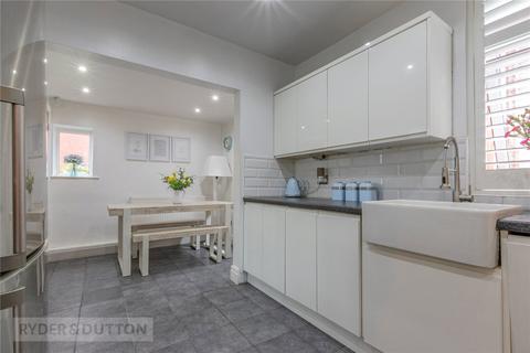 4 Dacres Avenue, Greenfield, Oldham, OL3 7HW