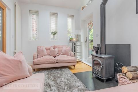 4 Dacres Avenue, Greenfield, Oldham, OL3 7HW