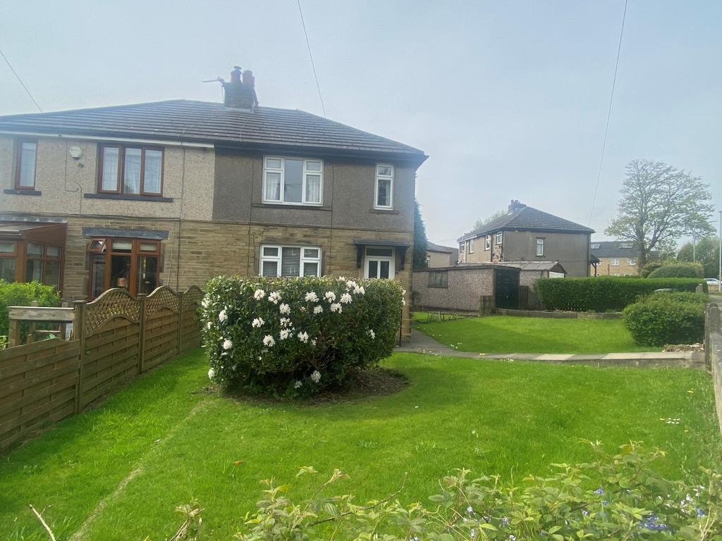 Westbury Road, Bradford, BD6 3 bed semidetached house £145,000