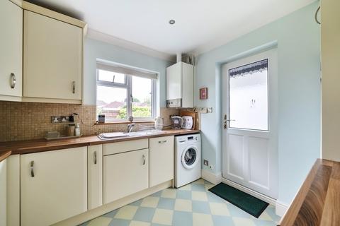 32 Apers Avenue, Woking, GU22 9NB