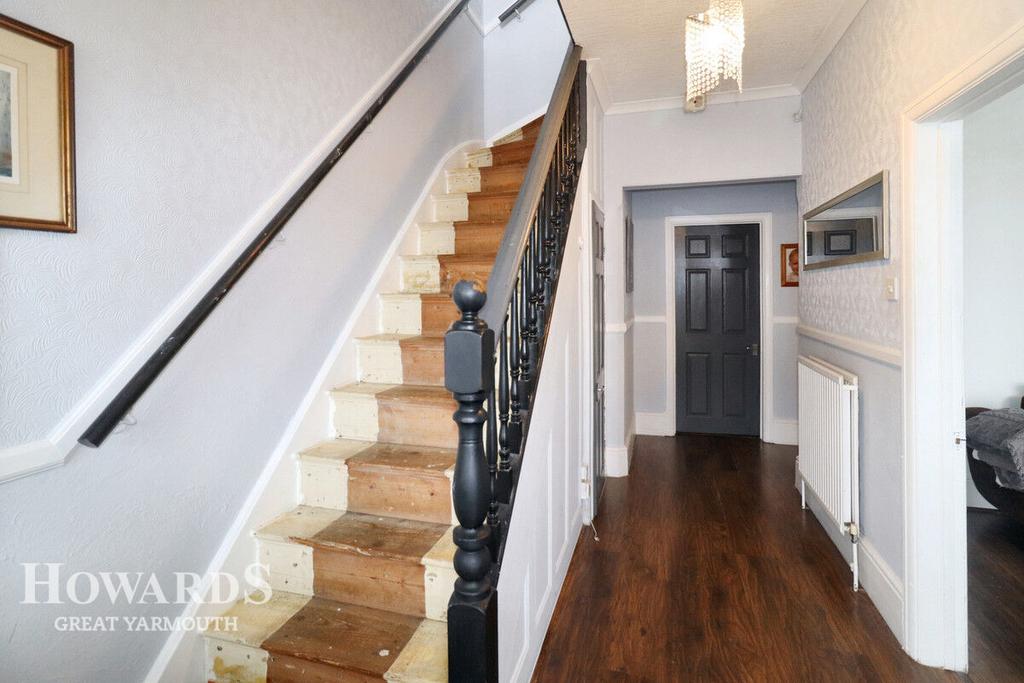 Hamilton Road, Great Yarmouth 4 bed semidetached house for sale £250,000
