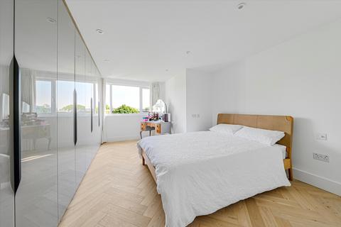 2 bedroom flat to rent, Belsize Park Gardens, London, NW3