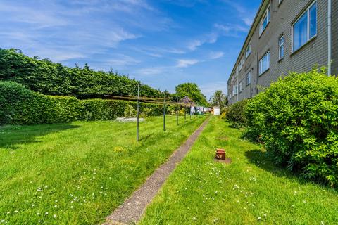 15 Cherry Close, Milton, Cambridge, CB24 6BZ