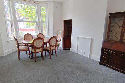 3 bedroom flat to rent, Springwell Avenue, London NW10