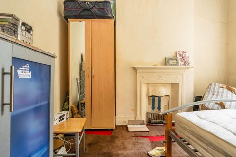 4 bedroom end of terrace house for sale, 1 Solon Road, London, SW2 5UU