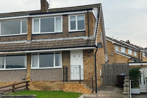 3 bedroom semi-detached house to rent, Charlton Drive, High Green