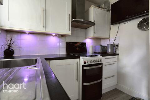 258 Collier Row Lane, Romford, RM5 3NJ