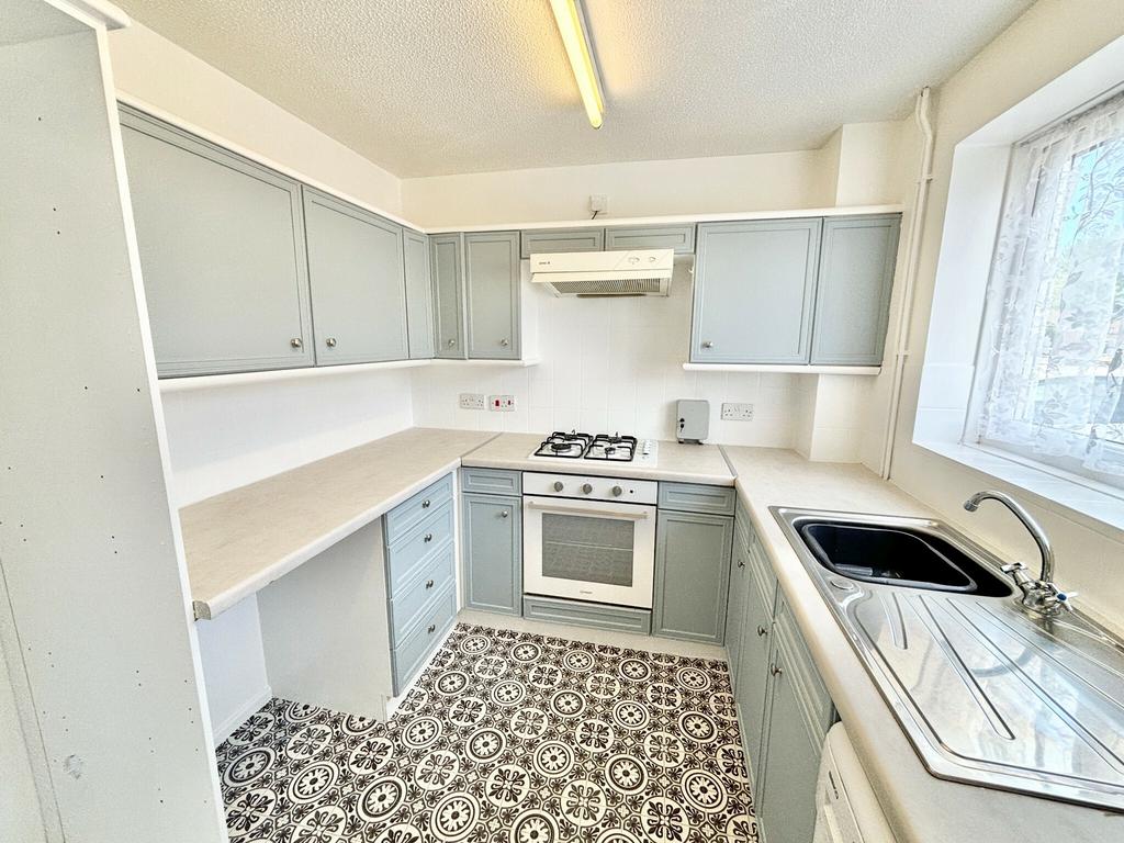 Ffordd Y Gamlaf, Gowerton, Swansea 2 bed terraced house to rent £850