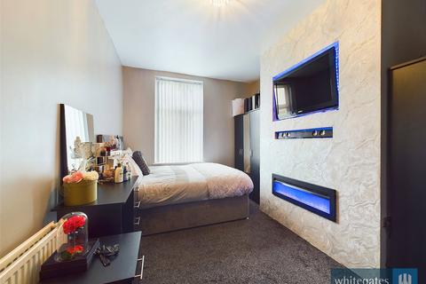 6 Morningside, Bradford, BD8 8QR