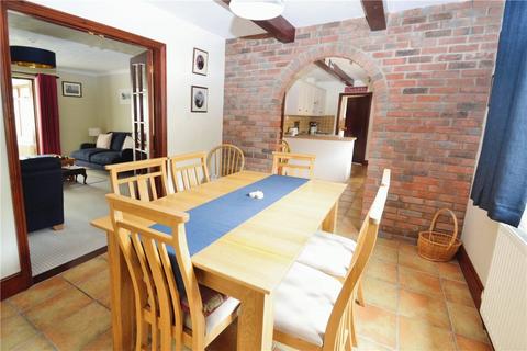 3 bedroom detached house for sale, Detached House, Avenue Road, Wroxall