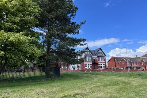 5 bedroom end of terrace house for sale, Friars Road, Barry, CF62